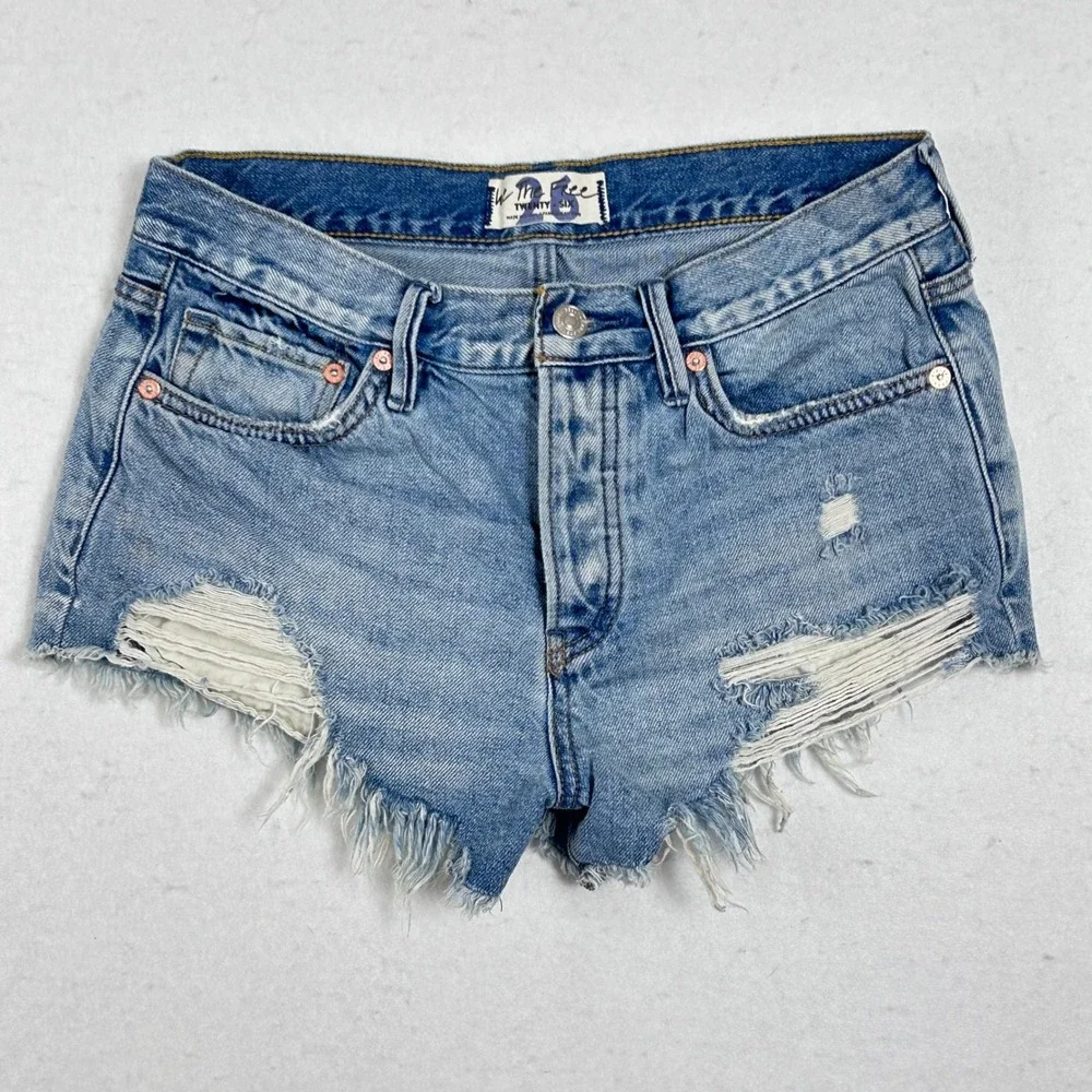 We The Free Free People Distressed Frayed Denim Festival Shorts Womens Size‎ 26